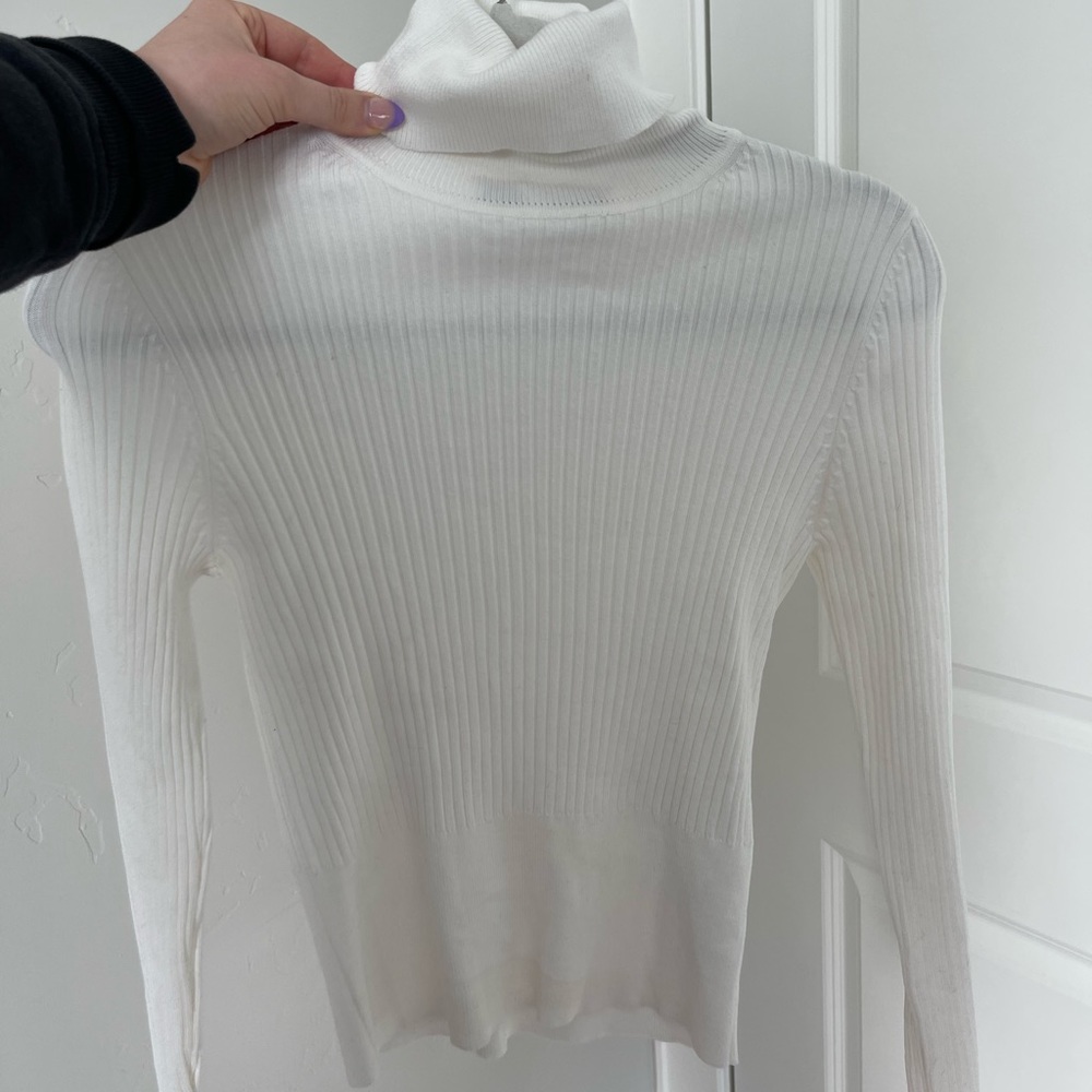 Zara white turtleneck, size Medium